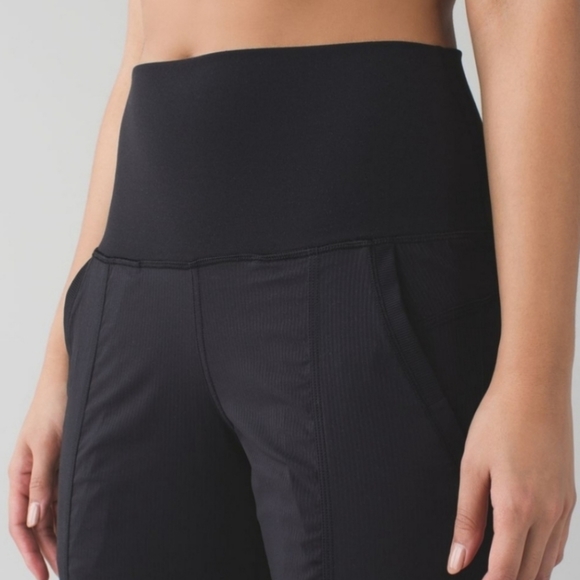 lululemon athletica Pants - Lululemon In Flux Jogger Crop